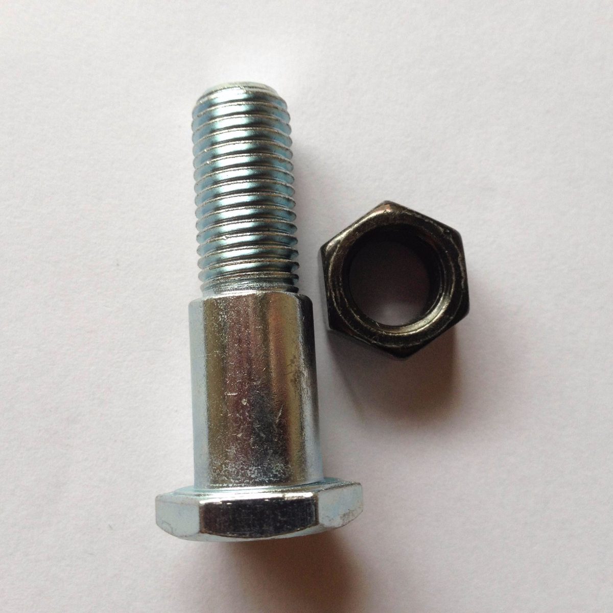 PARAFUSO CAVALETE LATERAL CG/TITAN/BIZ/CG150/YBR