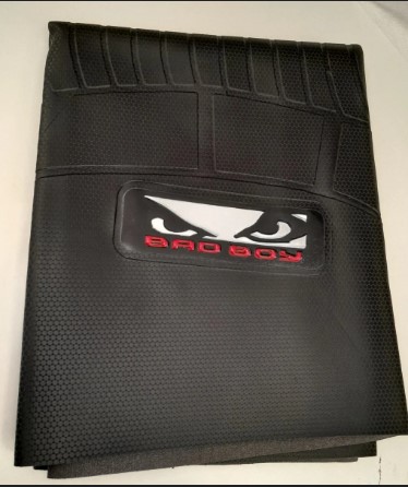 CAPA BANCO PERSONALIZADA BAD BOY VERMELHA